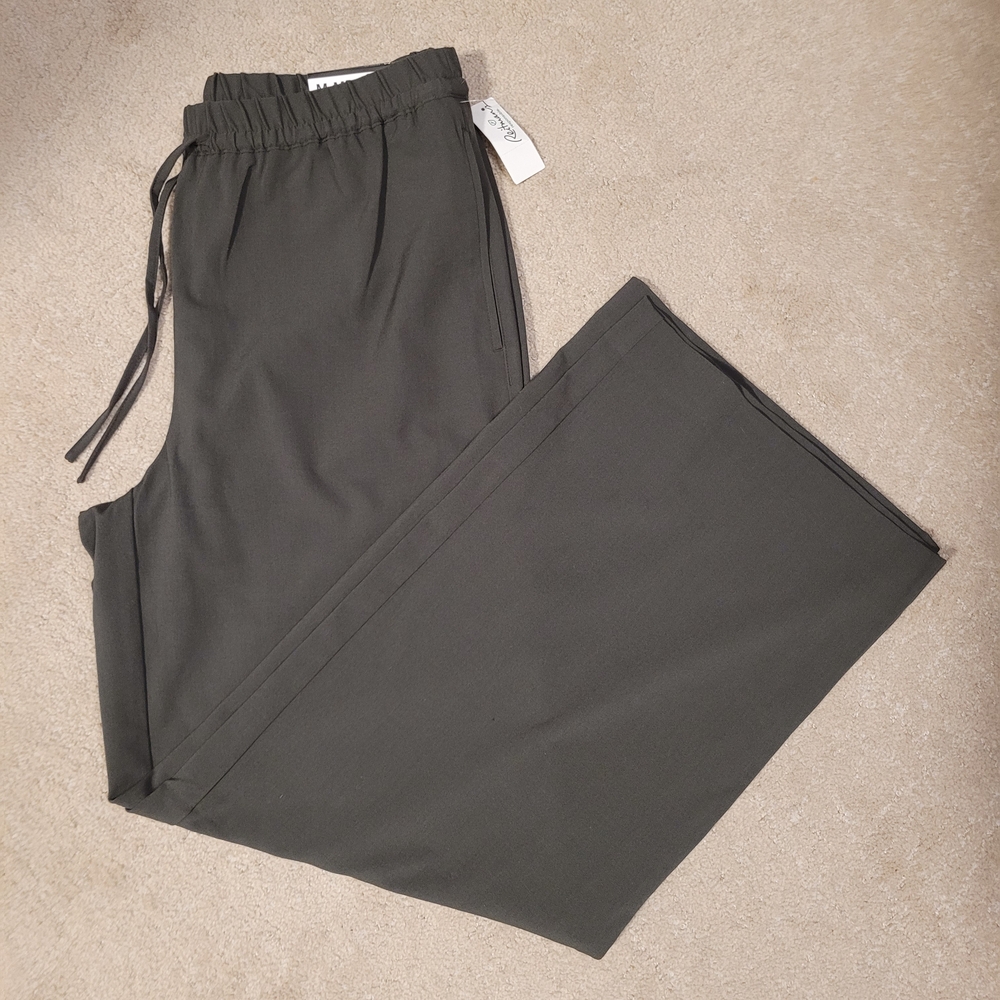 NWT Wide Leg Pant